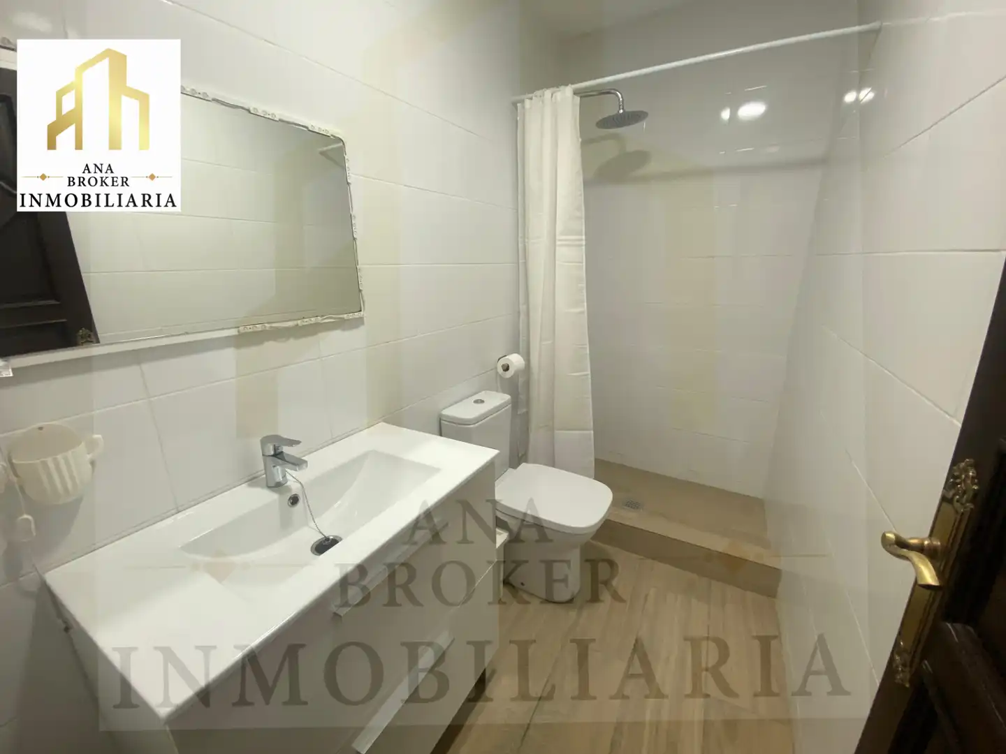 Bathroom of Flat for sale in Ronda  with Furnished
