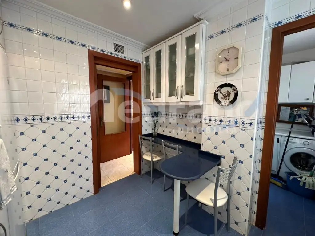 Kitchen of Flat for sale in Benidorm  with Air Conditioner, Private garden and Swimming Pool