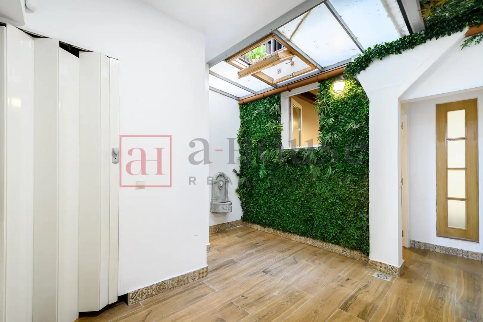 Planta baja en venta en Barcelona con Parquet y Alarma