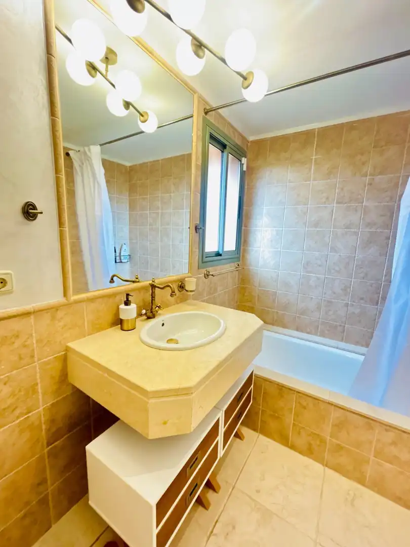 Baño de Casa adosada en venta en Estepona con Aire acondicionado, Jardín privado y Amueblado
