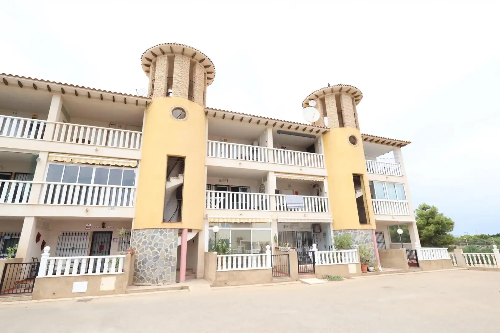Exterior view of Apartments for sale in Orihuela  with Air Conditioner, Heating and Terrace