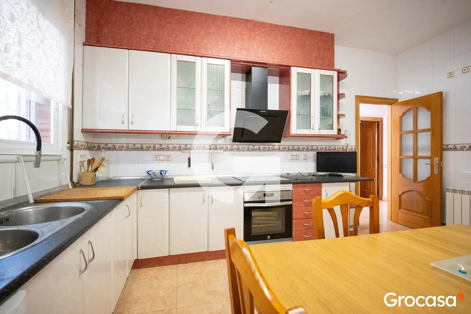 Cocina de Casa adosada en venta en Mataró con Aire acondicionado, Calefacción y Jardín privado