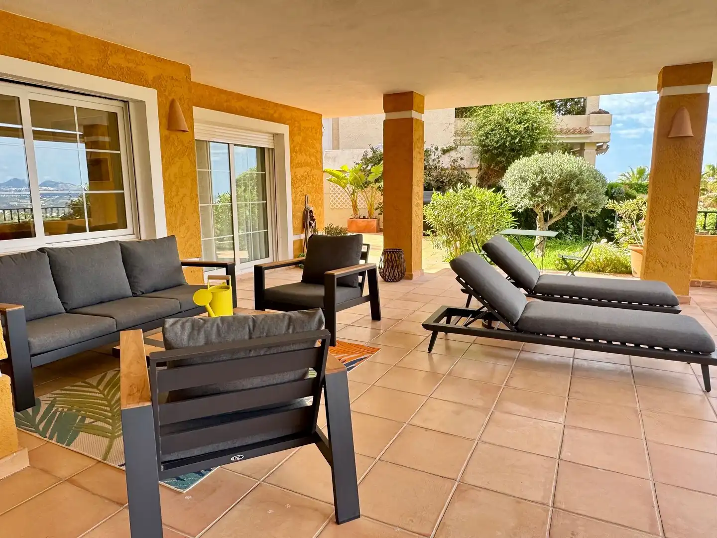 Terraza de Apartamento de alquiler en Altea con Aire acondicionado, Calefacción y Jardín privado