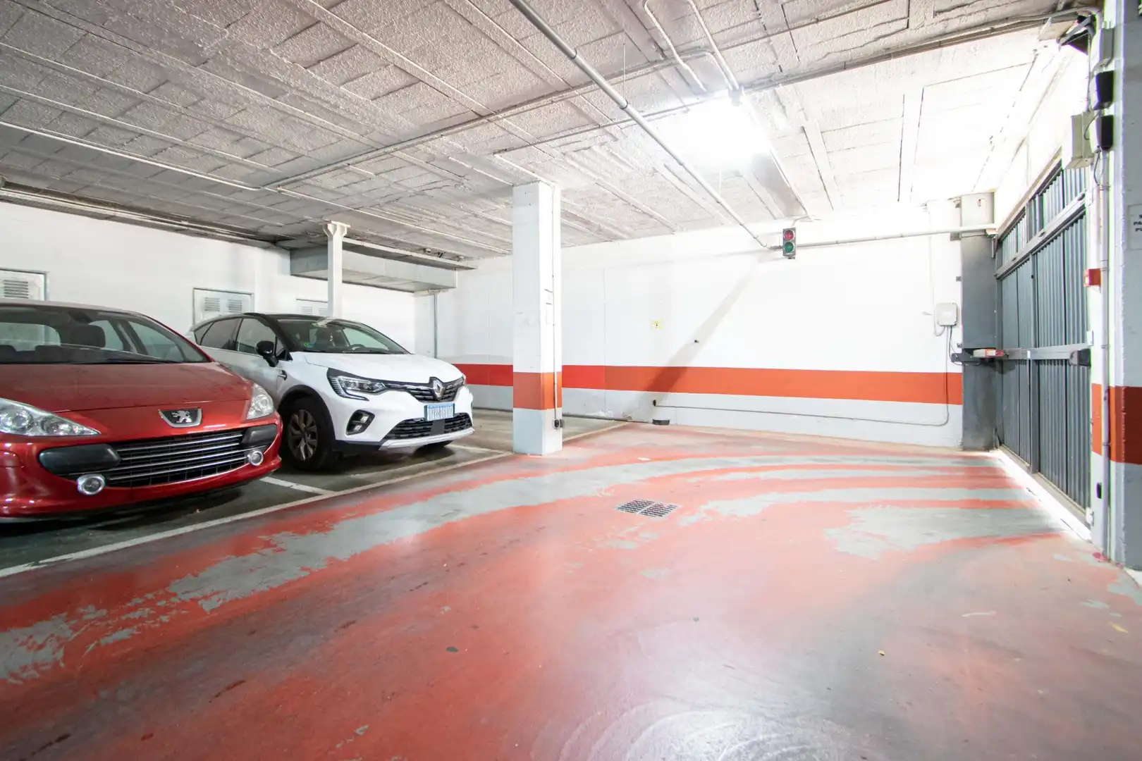 Parkplatz von Wohnung zum Verkauf in Sevilla mit Klimaanlage und Abstellraum