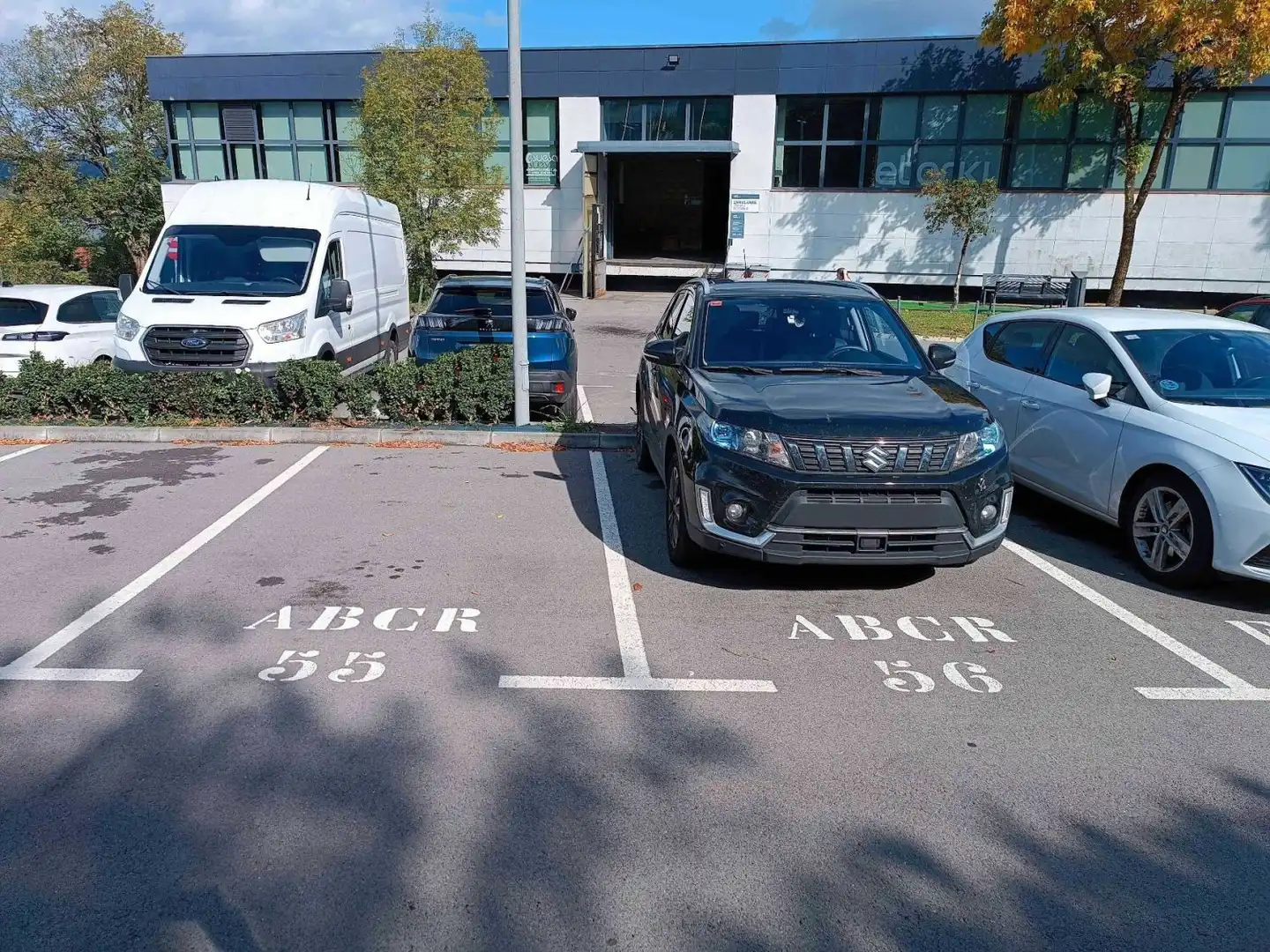 Parkplatz von Büro zur Miete in Zamudio