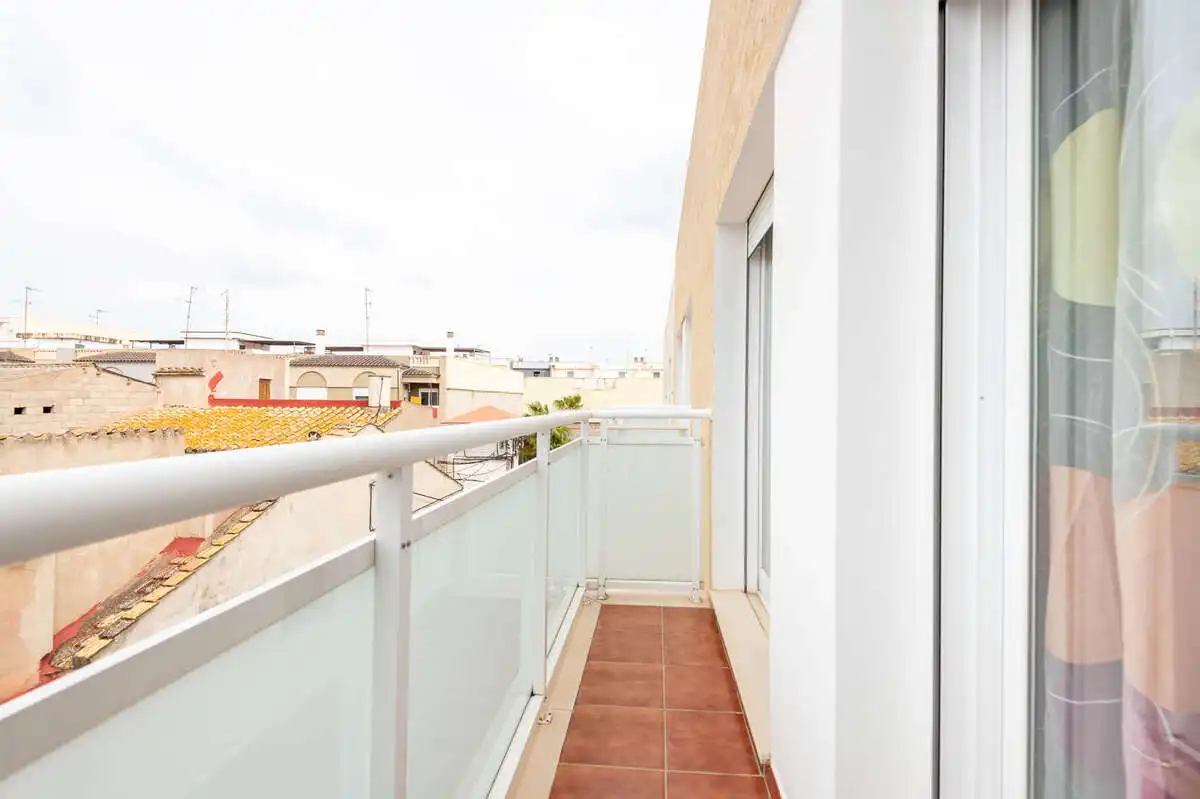 Terraza de Casa adosada en venta en Les Alqueries / Alquerías del Niño Perdido con Aire acondicionado, Calefacción y Jardín privado