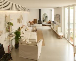 Sala d'estar de Casa o xalet en venda en Badalona amb Aire condicionat, Calefacció i Jardí privat