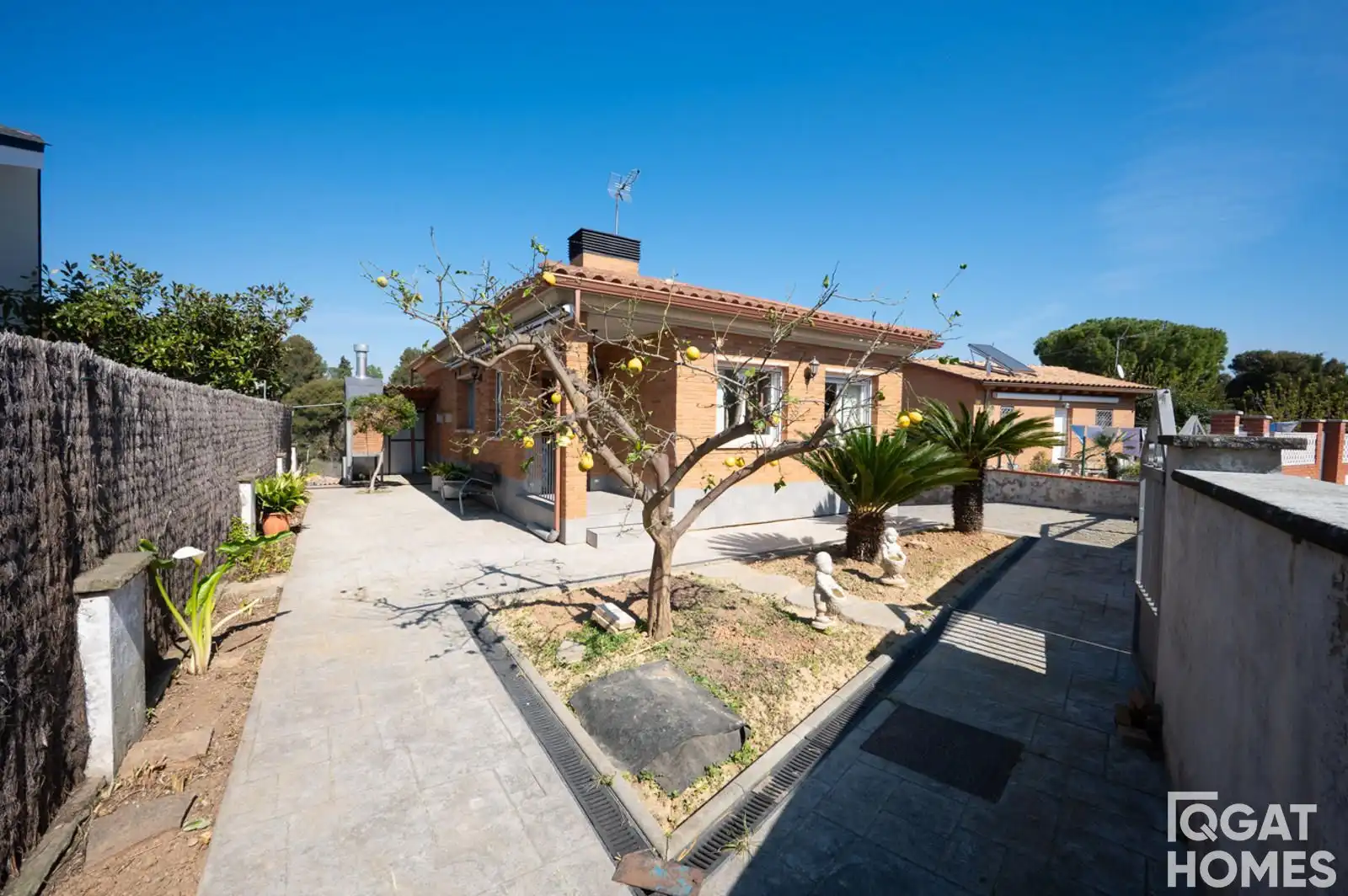Exterior view of Houses for sale in Sant Cugat del Vallès  with Air Conditioner, Heating and Terrace