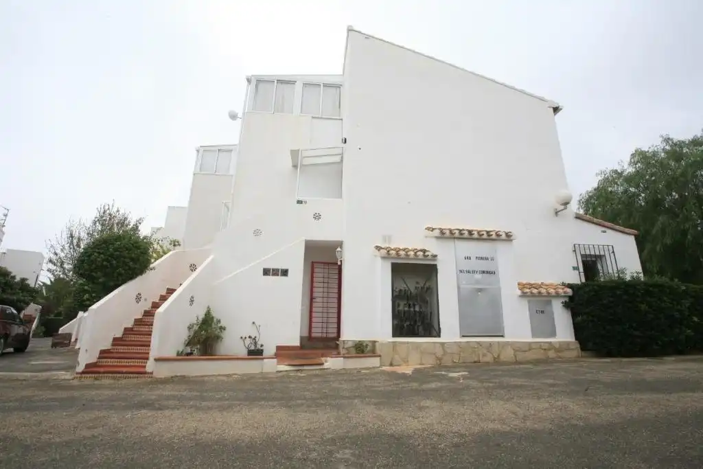 Vista exterior de Apartament de lloguer en Dénia amb Calefacció, Balcó i Piscina comunitària
