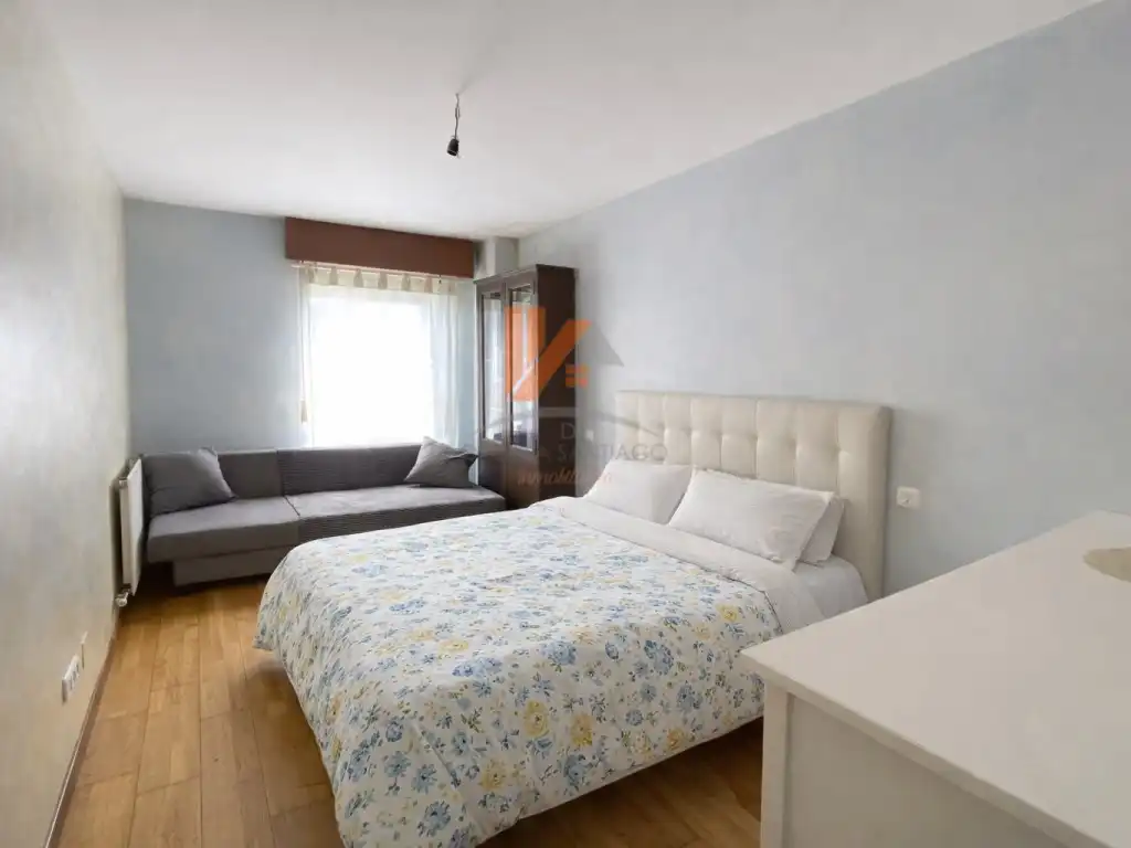 Habitación de Piso en venta en Santiago de Compostela  con Horno