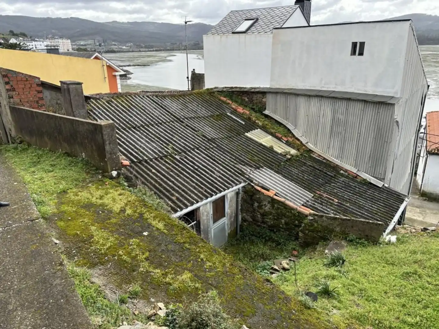Vista exterior de Casa o xalet en venda en Ortigueira amb Jardí privat i Terrassa