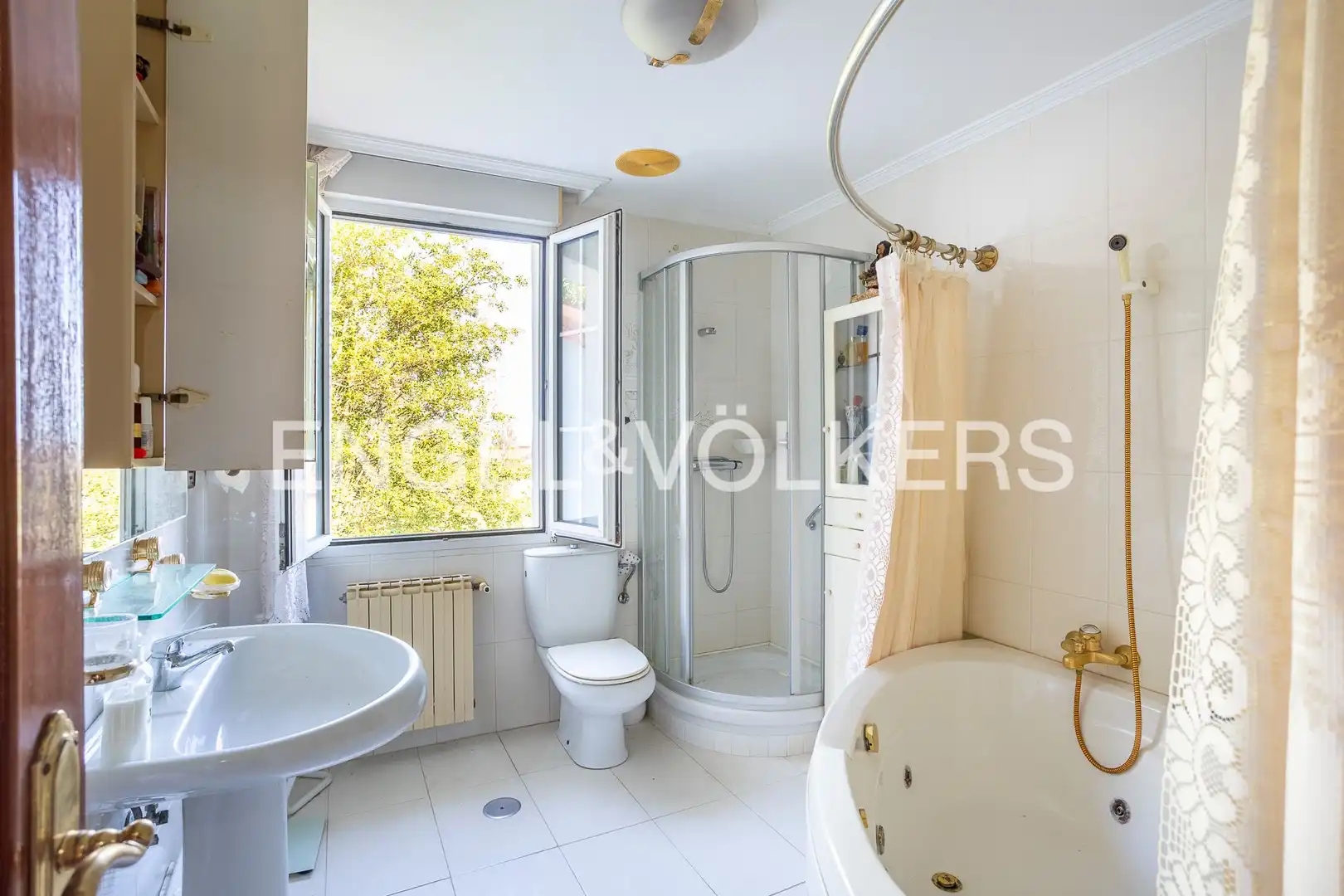 Bathroom of Houses for sale in Marina de Cudeyo  with Heating, Private garden and Terrace