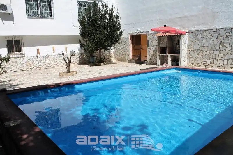 Piscina de Edifici en venda en Poleares