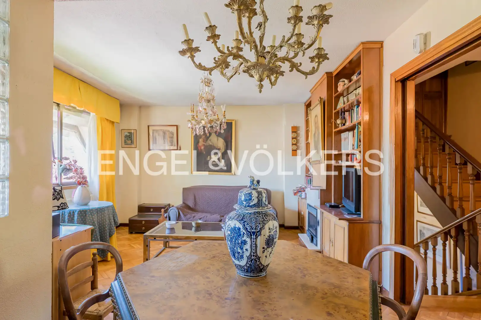 Living room of Houses for sale in Madrid  with Air Conditioner, Heating and Private garden