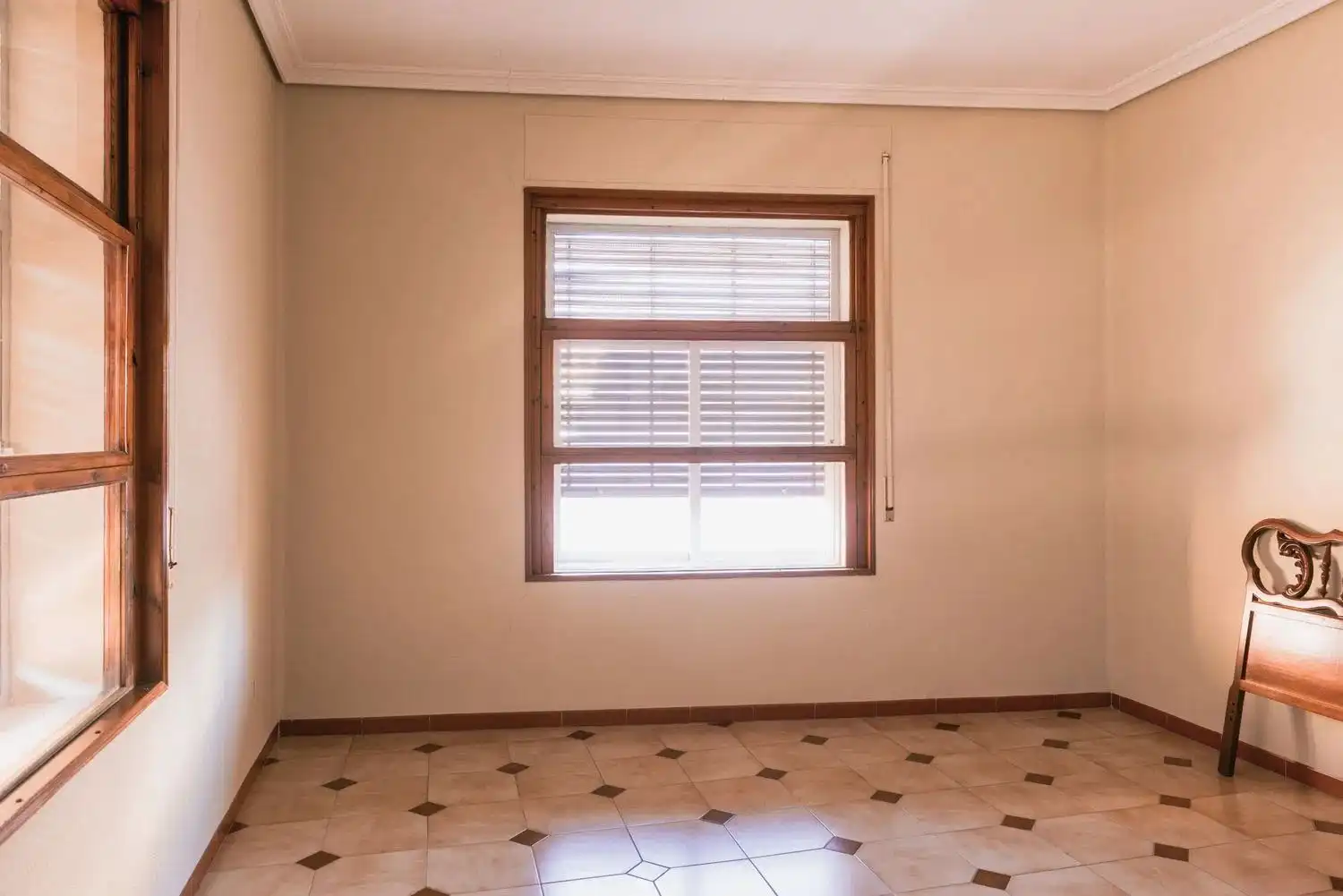 Houses for sale in Socuéllamos  with Air Conditioner, Terrace and Storage room