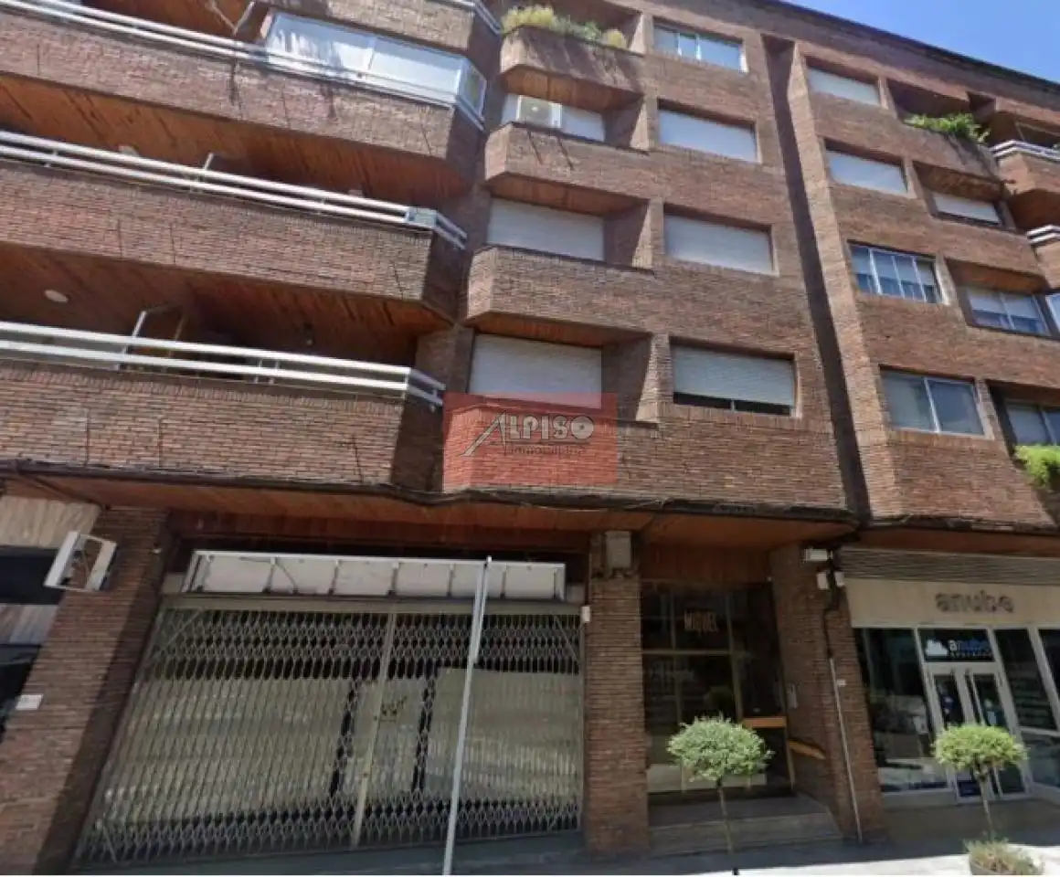 Vista exterior de Pis en venda en Ribadavia amb Calefacció, Parquet i Traster