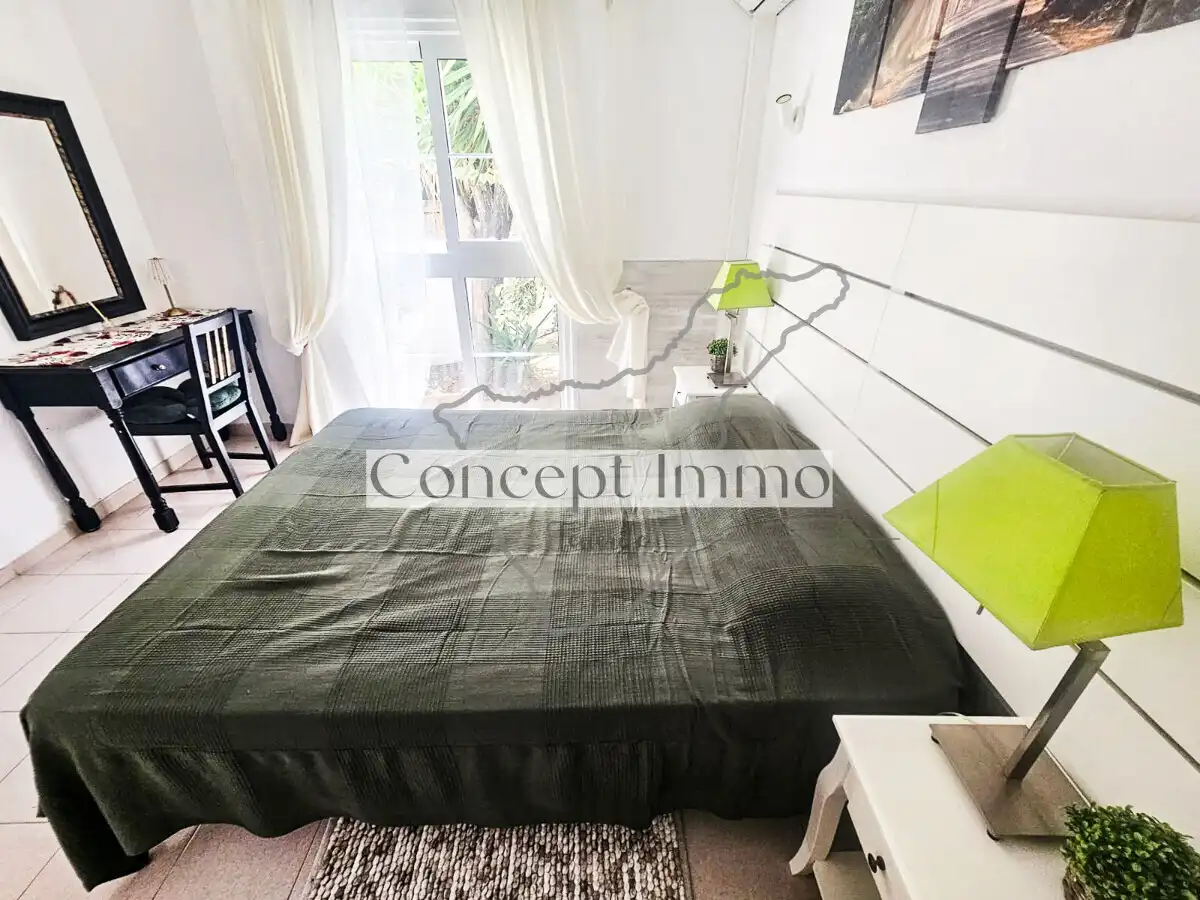 Habitación de Planta baja en venta en Adeje con Aire acondicionado, Terraza y Alarma