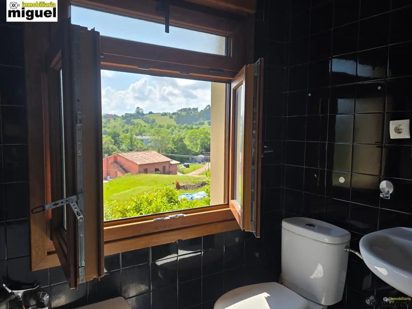 Bathroom of Houses for sale in Ribadedeva  with Heating, Private garden and Terrace