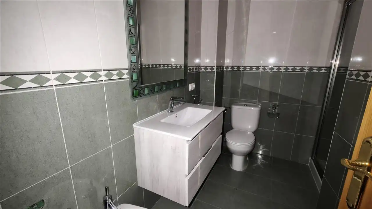 Baño de Piso en venta en Ciudad Real con Calefacción, Parquet y Trastero
