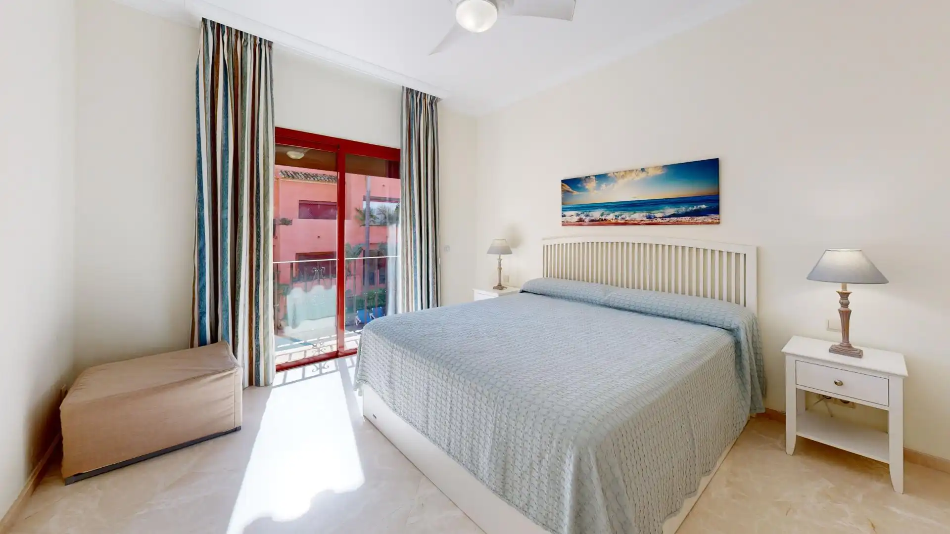 Schlafzimmer von Wohnung zum Verkauf in Marbella mit Heizung, Privatgarten und Terrasse