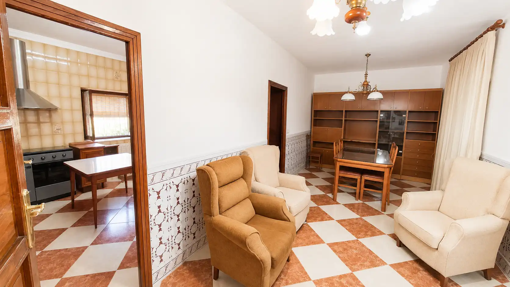 Wohnzimmer von Einfamilien-Reihenhaus zum Verkauf in Vélez de Benaudalla mit Privatgarten, Terrasse und Möbliert