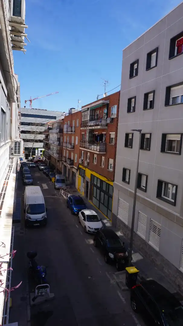 Außenansicht von Wohnung zum Verkauf in Madrid mit Klimaanlage, Heizung und Terrasse