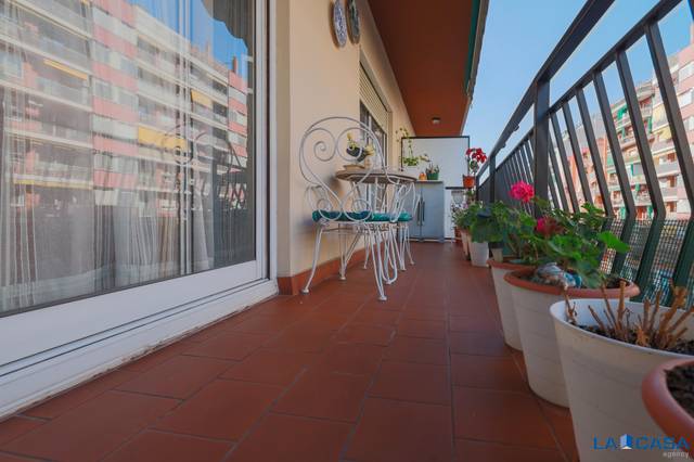 Piso en Venta en Calle MADRID en Sants-Badal