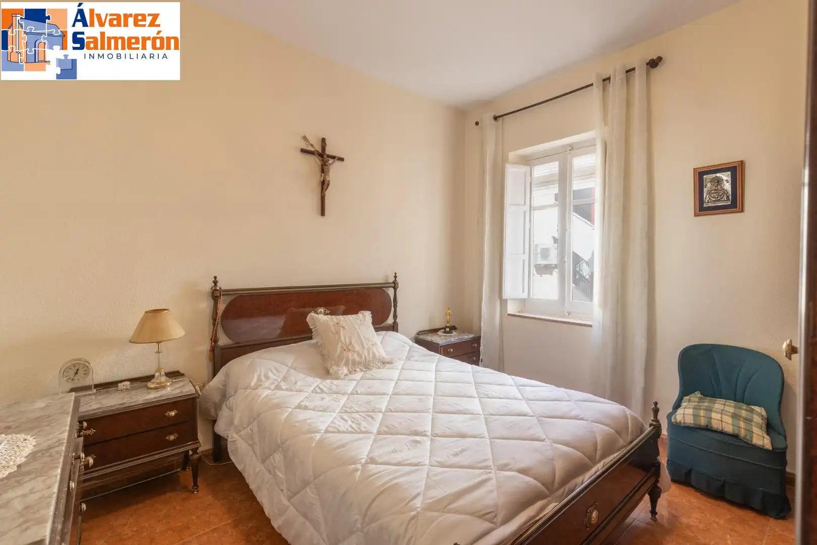 Schlafzimmer von Wohnung zum Verkauf in Granada mit Klimaanlage und Heizung