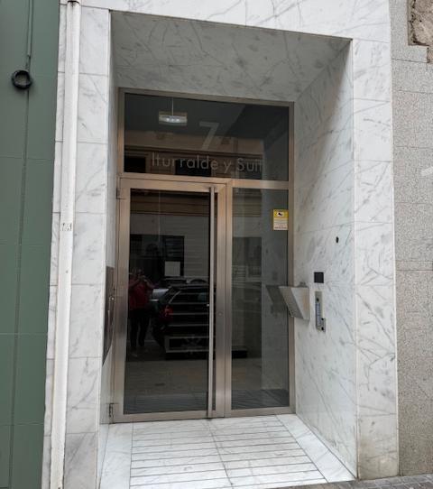 Foto 1 de Piso de alquiler en Calle Iturralde y Suit, 22, 2º Ensanche, Navarra