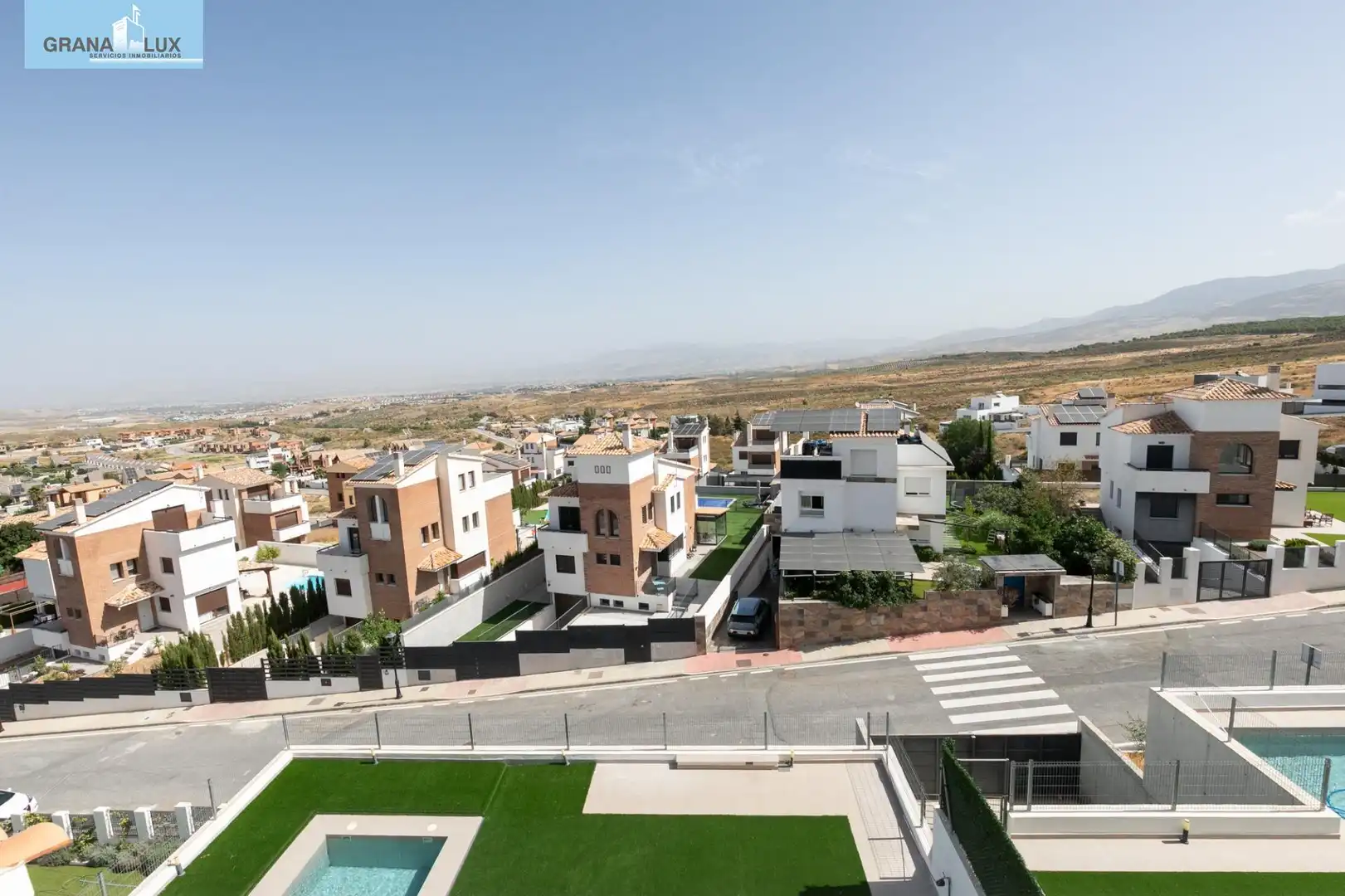 Vista exterior de Casa o xalet en venda en Dílar amb Aire condicionat, Calefacció i Jardí privat
