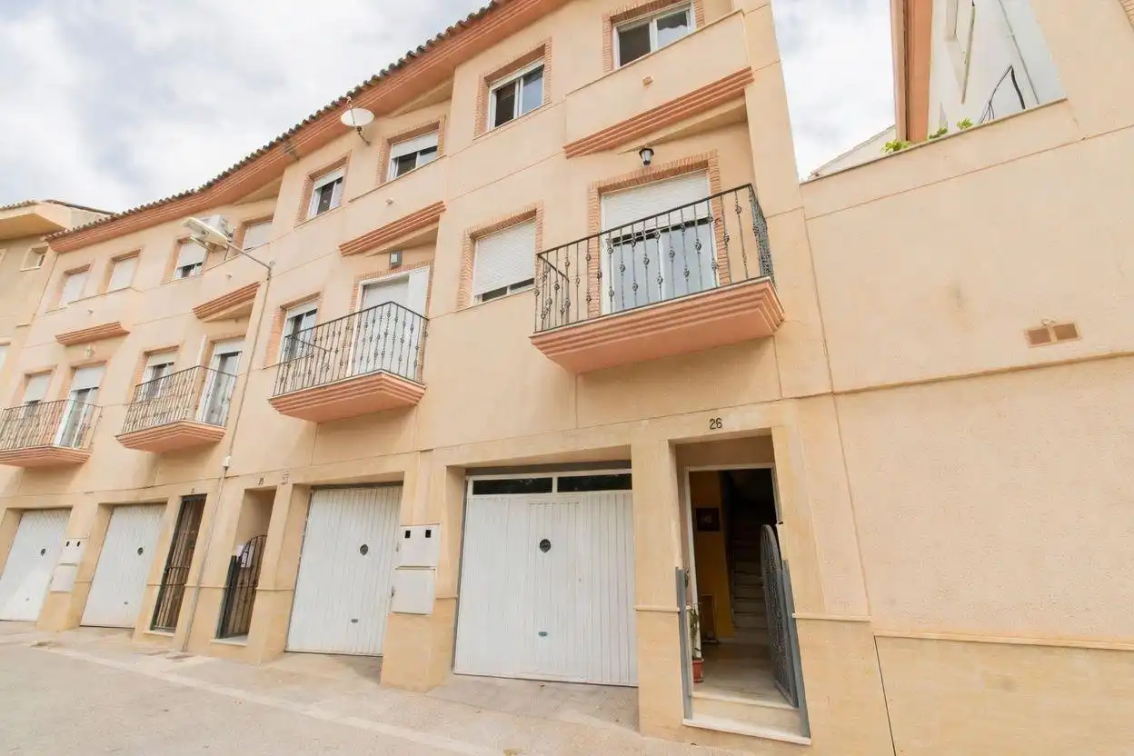Adosado con terraza en venta en Plaza Plaza Clara Campoamor