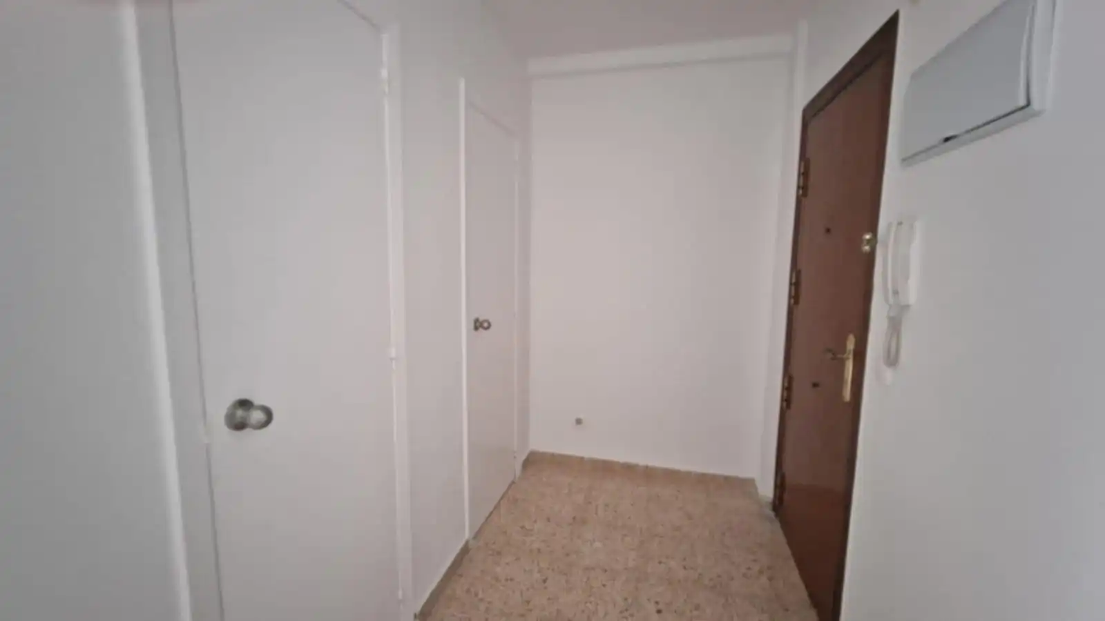Flat for rent in Mislata  with Air Conditioner