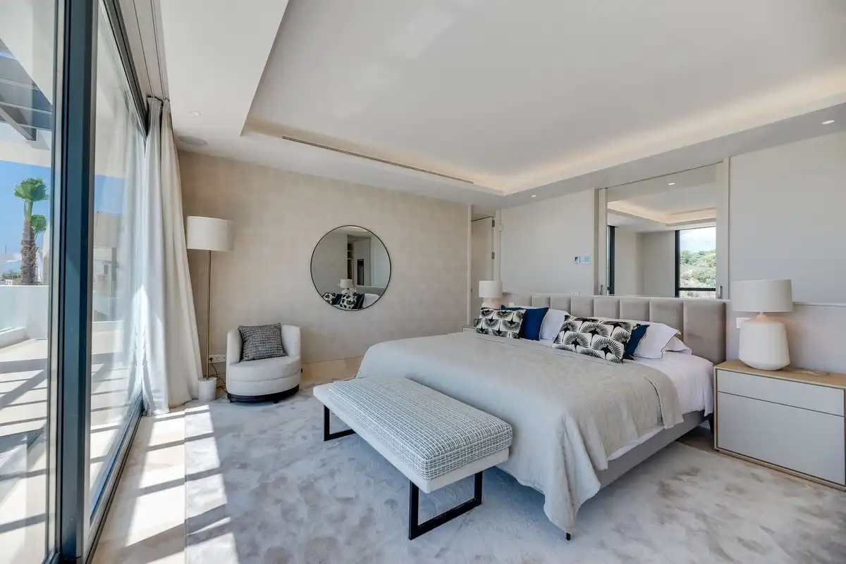 Chalet con piscina en venta en Milla de Oro, imagen 12