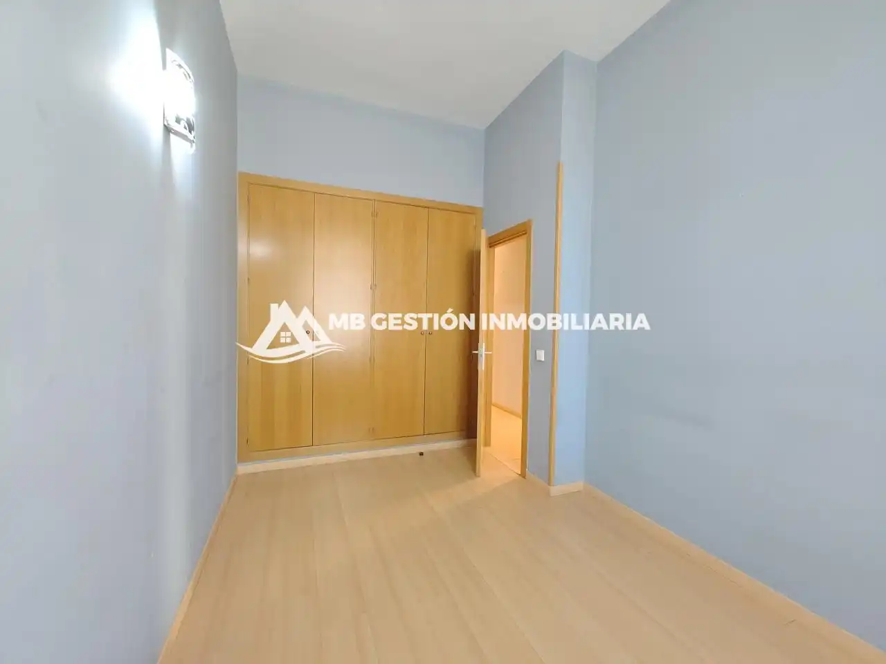 Habitación de Planta baja en venta en Fuenlabrada con Calefacción, Trastero y Piscina