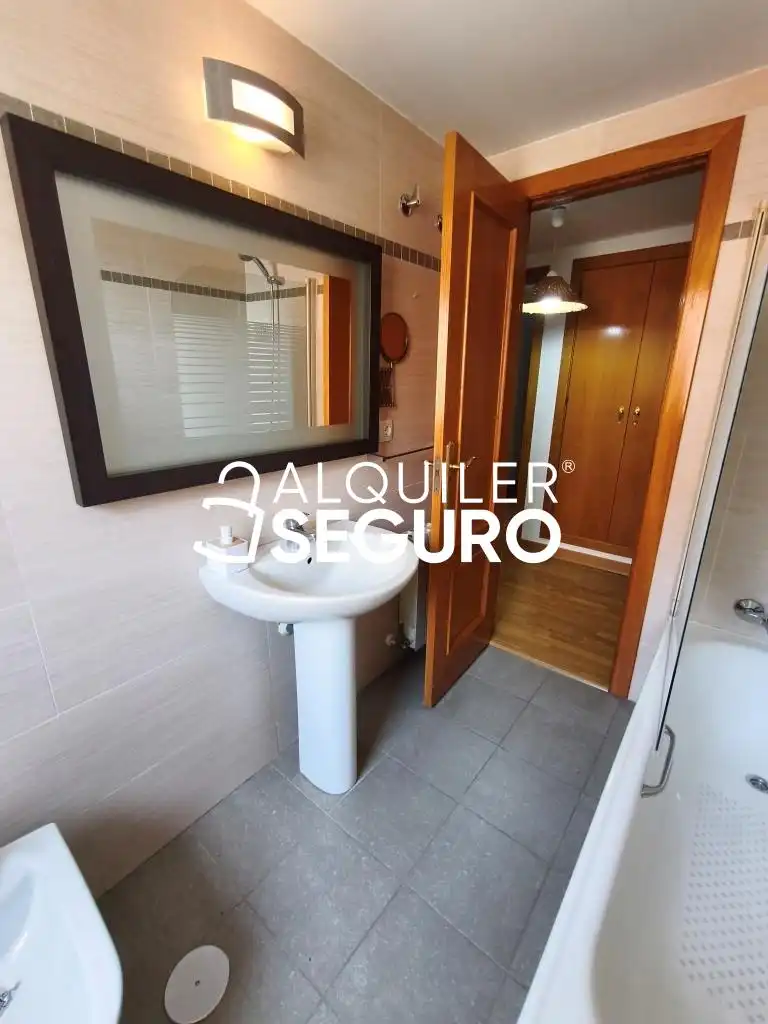 Bathroom of Flat for rent in Alicante / Alacant  with Air Conditioner, Heating and Terrace