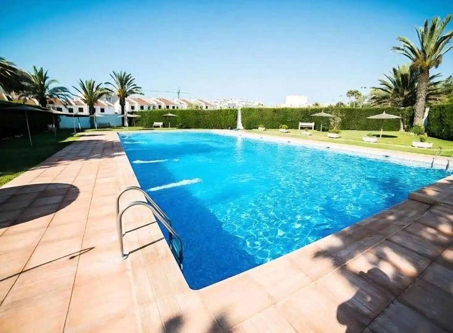 Adossat amb piscina en venda a calle luxemburgo, imagen 27