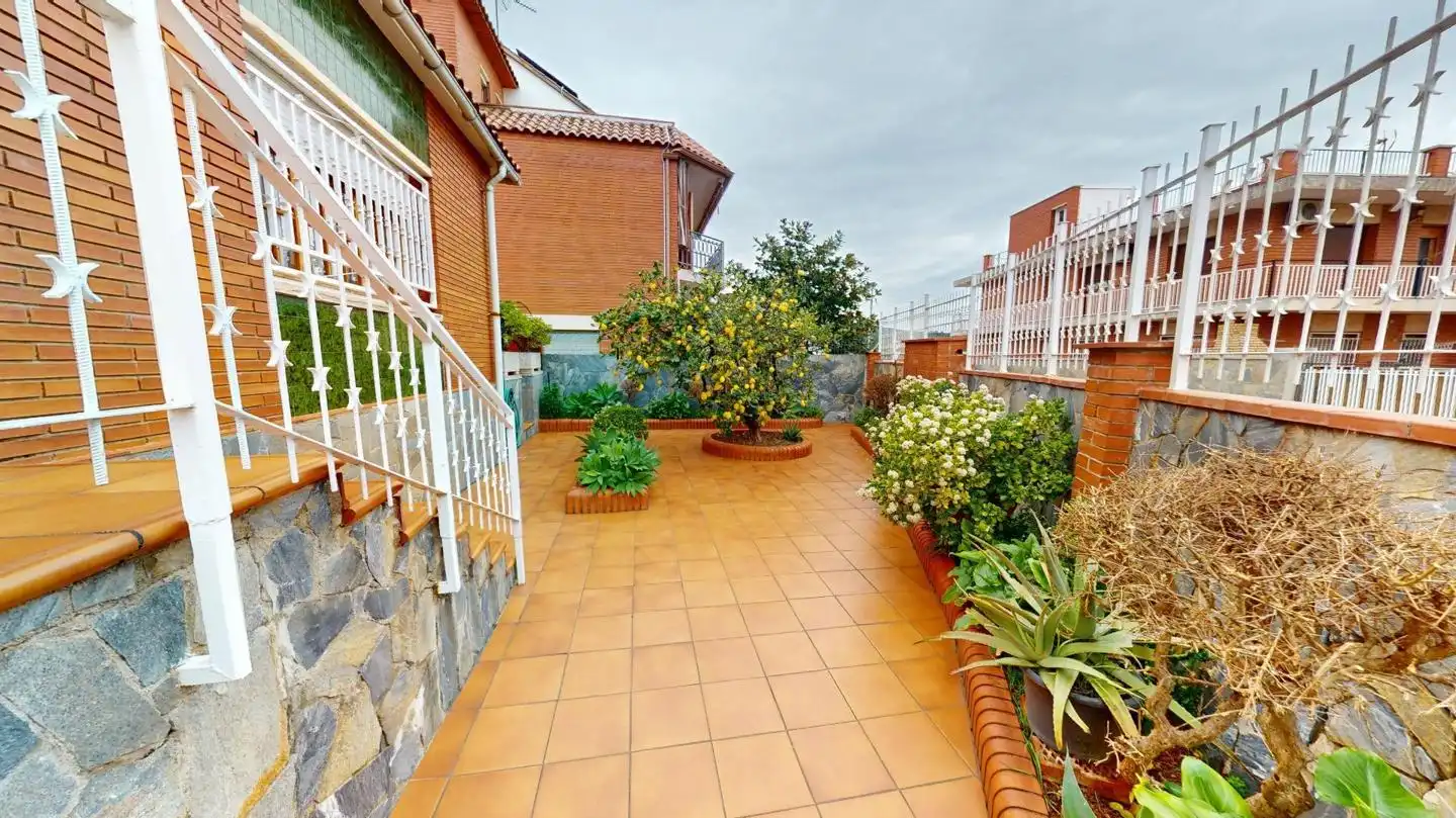 Terrassa de Casa o xalet en venda en Viladecans amb Jardí privat i Terrassa