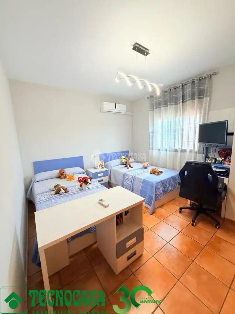Habitación de Casa adosada en venta en Burujón con Aire acondicionado, Calefacción y Terraza