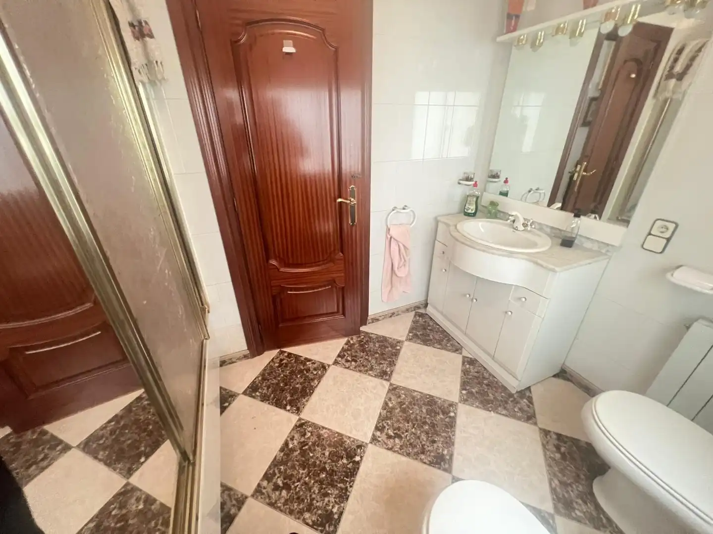 Bathroom of Flat for sale in Almadén  with Heating, Terrace and Furnished