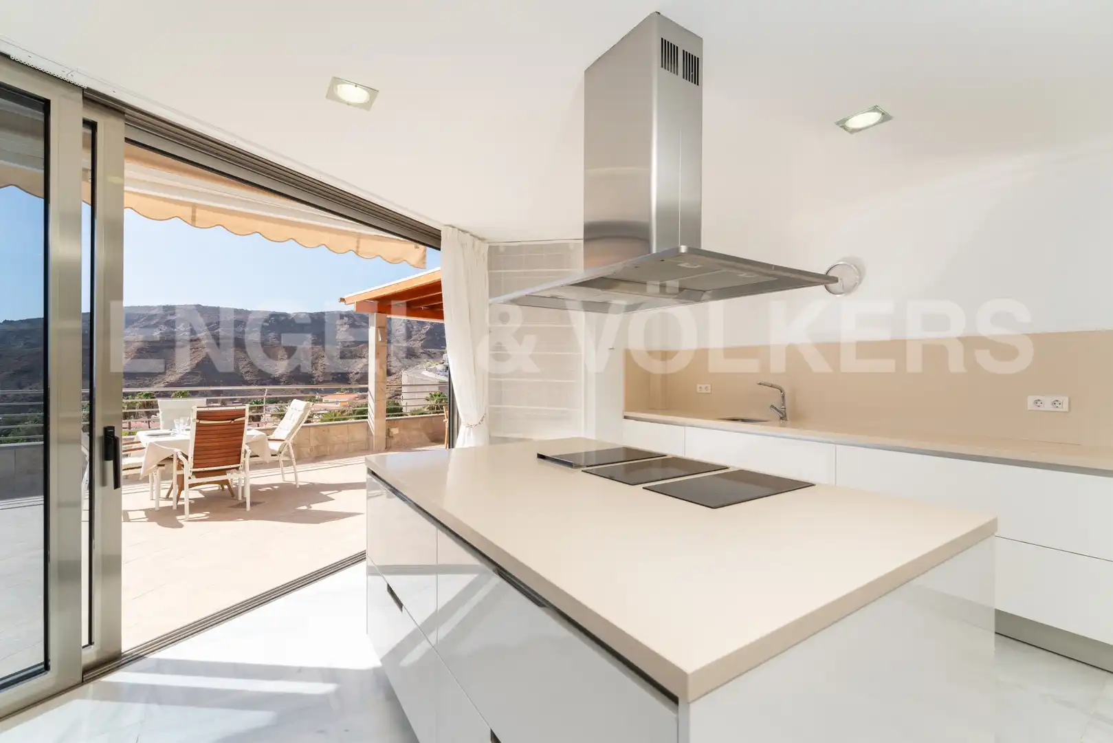 Cocina de Piso en venta en Mogán con Calefacción, Terraza y Trastero
