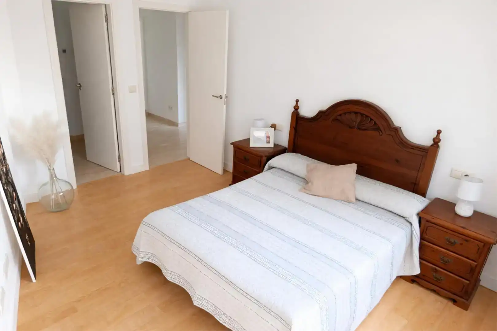 Habitación de Piso en venta en Ribeira con Parquet, Amueblado y Horno