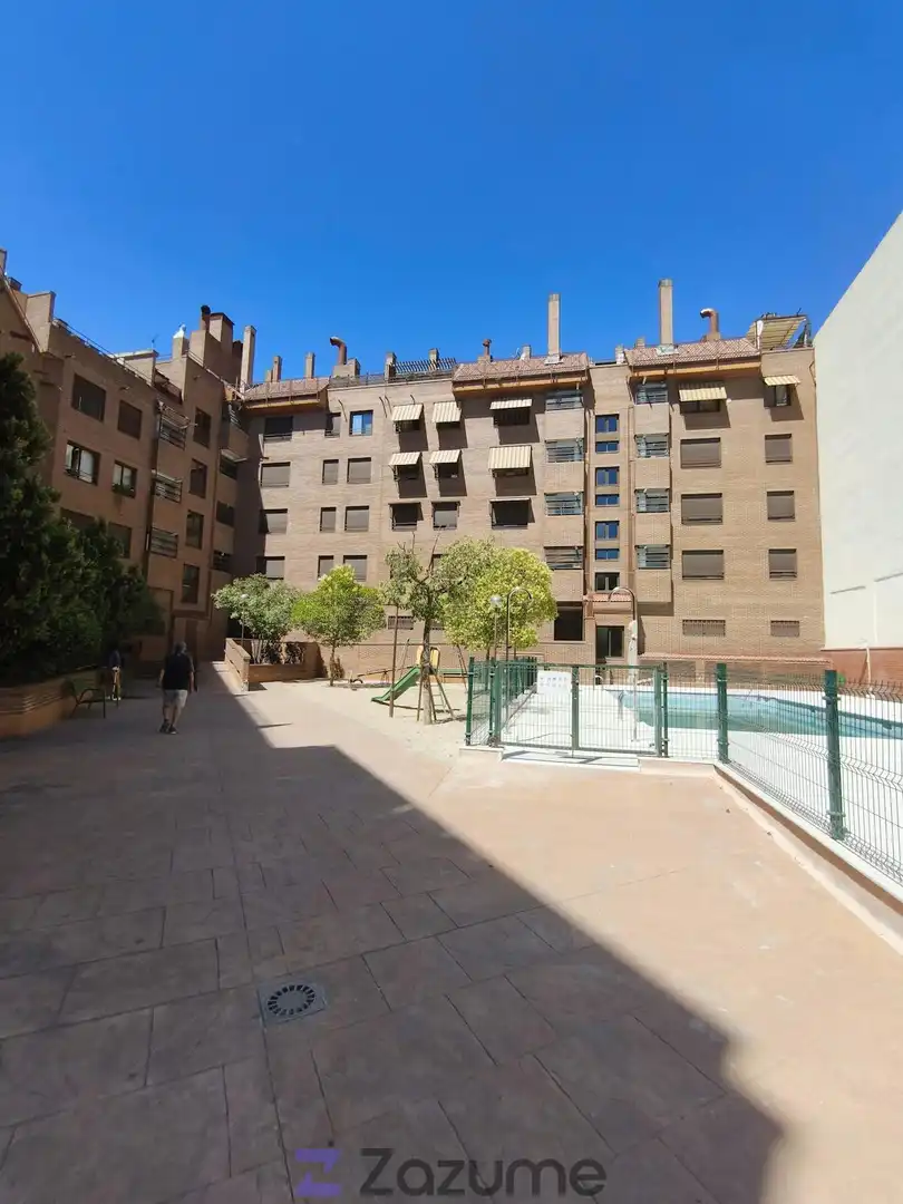 Außenansicht von Wohnungen zur Miete in Madrid mit Klimaanlage, Heizung und Privatgarten