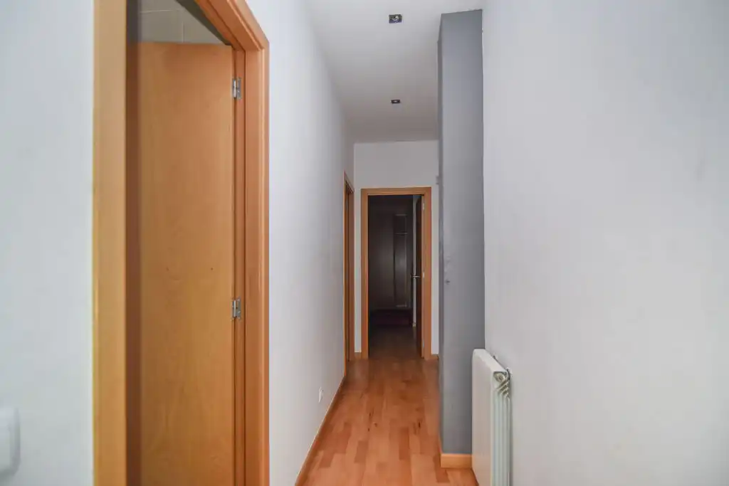 Piso en venta en Girona con Calefacción y Trastero