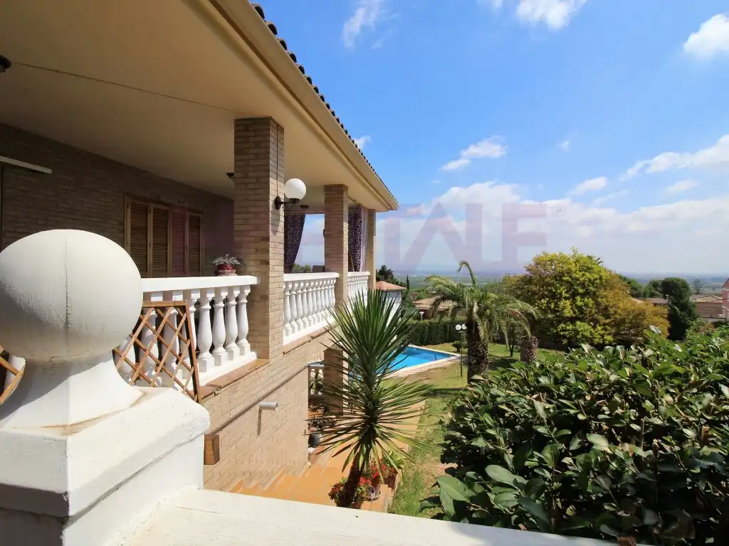 Jardín de Casa o chalet en venta en Chiva con Aire acondicionado, Calefacción y Amueblado