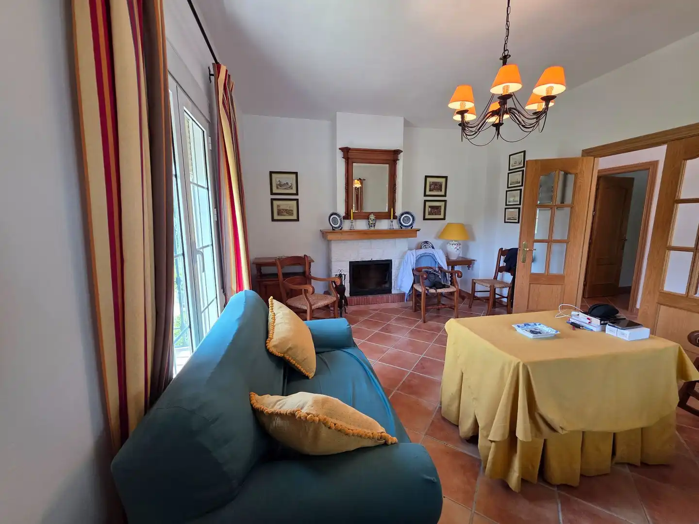 Sala de estar de Casa o chalet en venta en Alhaurín El Grande con Aire acondicionado, Calefacción y Jardín privado