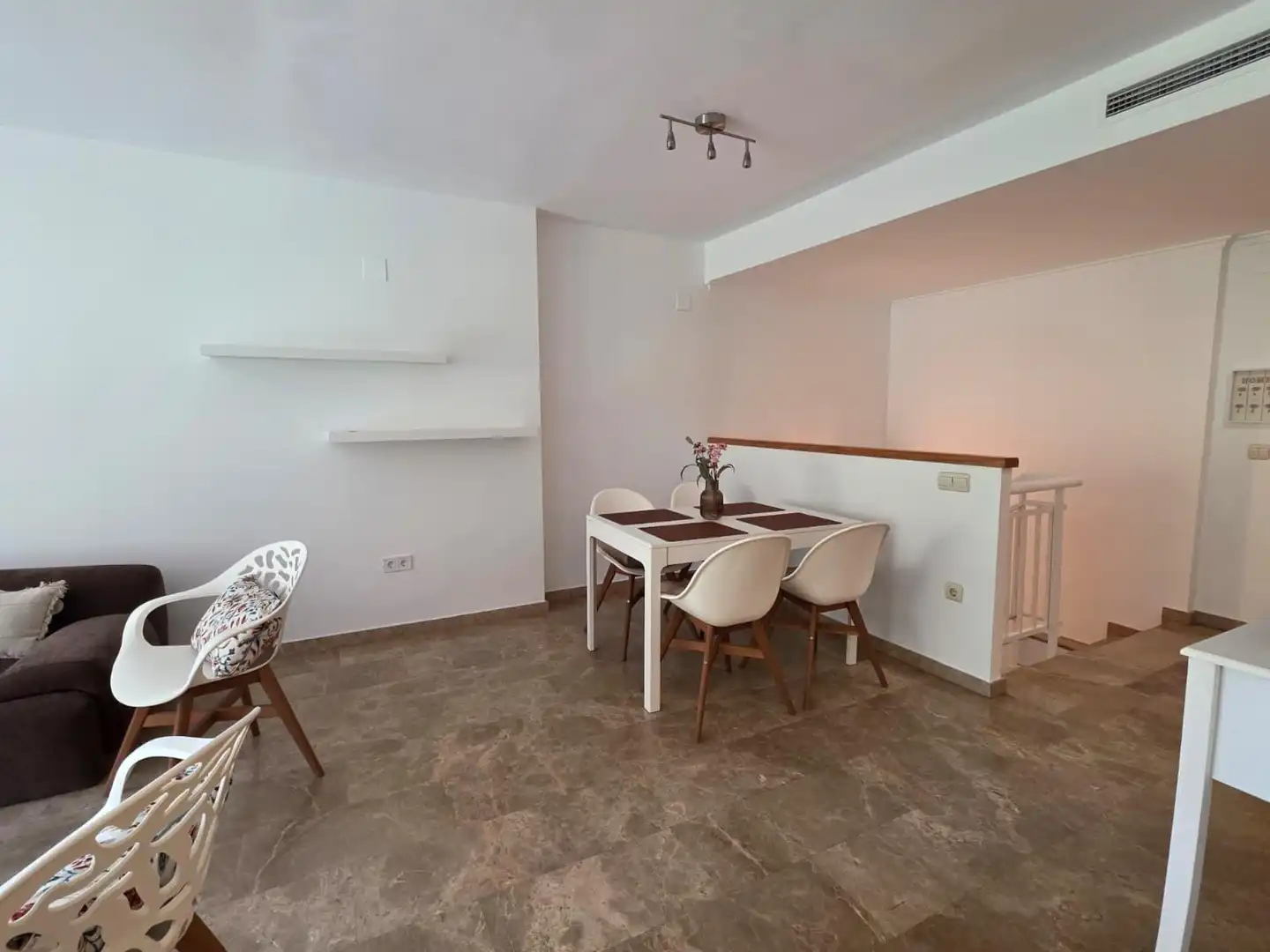Comedor de Dúplex de alquiler en Valencia con Jardín privado, Terraza y Balcón