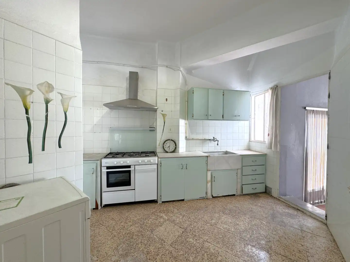 Cuina de Casa o xalet en venda en Serra amb Terrassa i Balcó