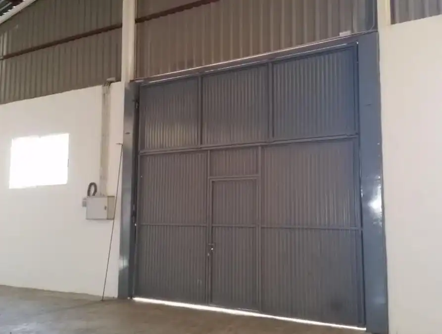 Außenansicht von Fabrikhallen zum Verkauf in Murcia