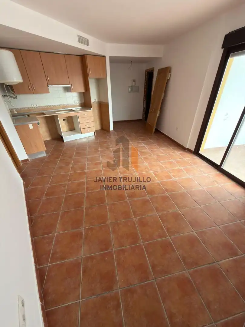 Wohnung zum Verkauf in Alcaucín mit Klimaanlage, Heizung und Terrasse