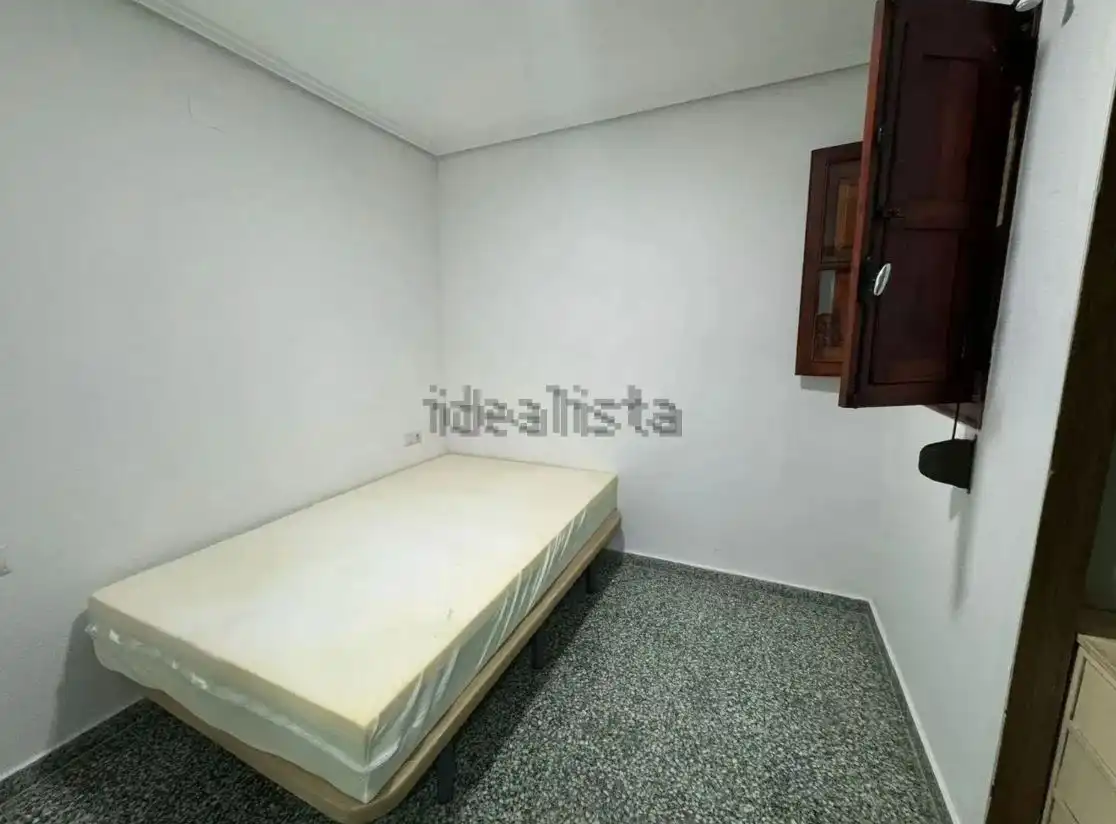 Habitación de Piso en venta en Mislata con Horno, Lavadora y Balcón